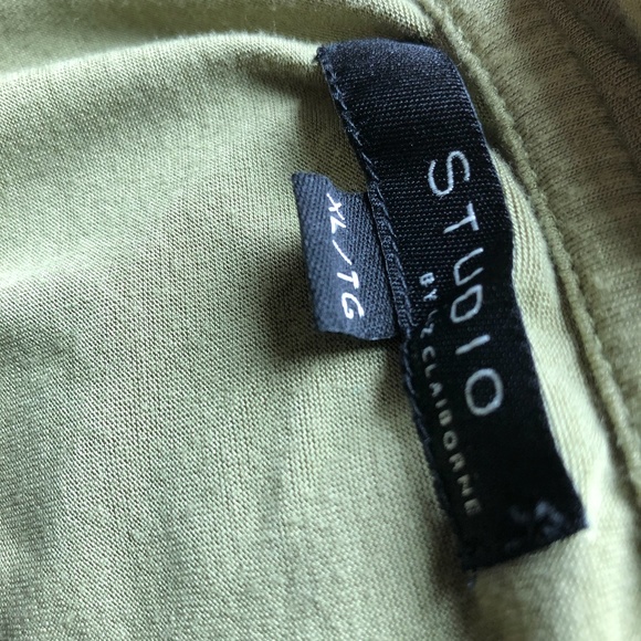 🌻3/$20🌻Green cowl neck tunic - Picture 4 of 4